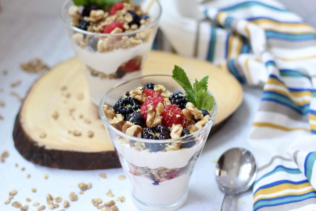 Greek yogurt parfait with nuts and berries – quick protein snack
