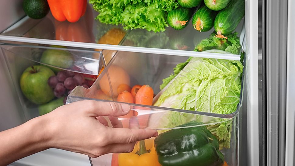 How to store vegetables properly in fridge to keep them fresh.