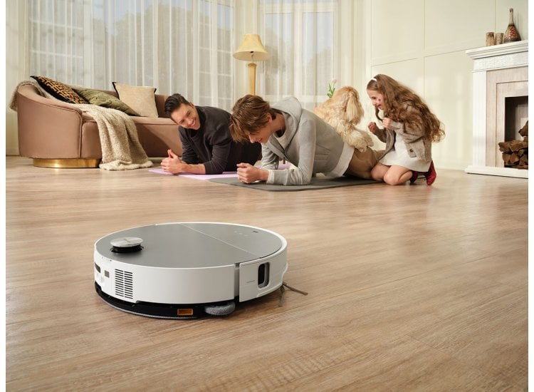Roborock Saros 10 robot vacuum with advanced navigation cleaning kitchen floor